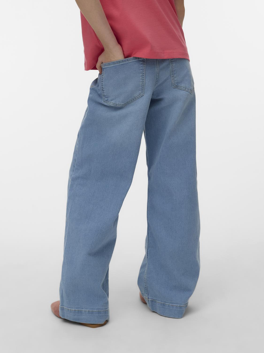 model_shot-back